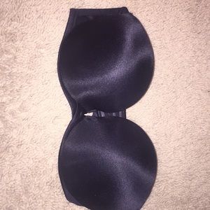 Black strapless push up bra